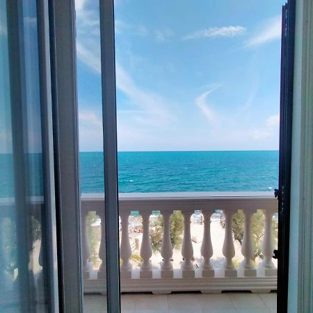 ジョヴィナッツォ Vento Di Bolina Bed & Breakfast エクステリア 写真