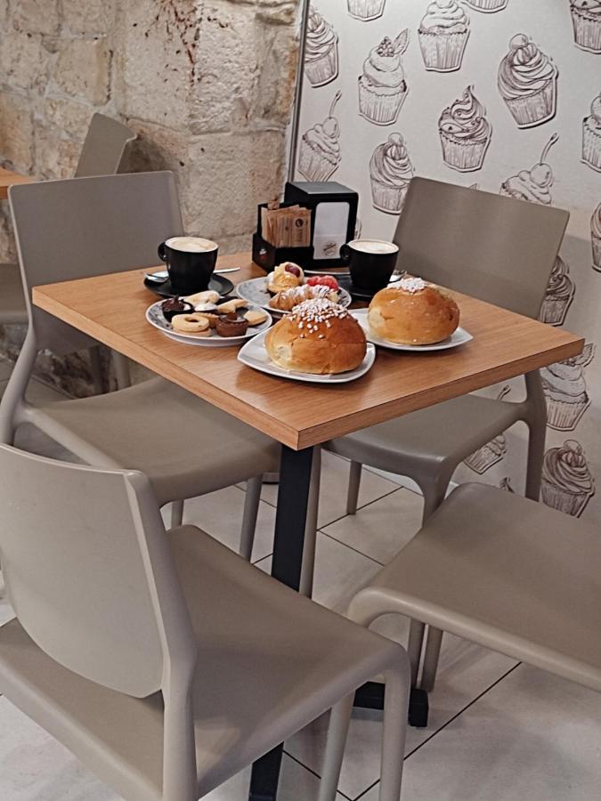 ジョヴィナッツォ Vento Di Bolina Bed & Breakfast エクステリア 写真